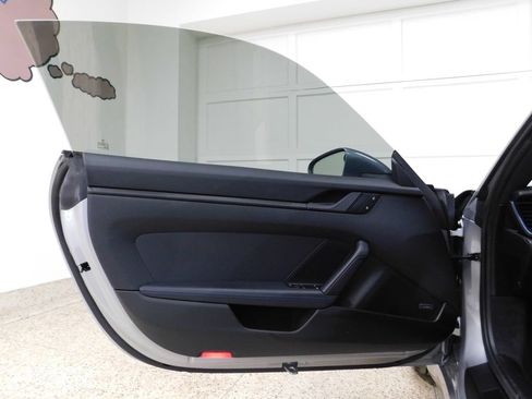 Used 2025 Porsche 911 Carrera T RWD image 40