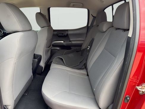 Used 2019 Toyota Tacoma SR5 image 10