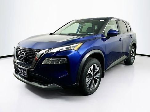 Certified 2023 Nissan Rogue SV image 3