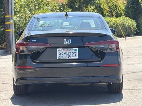 Certified 2025 Honda Civic LX image 5