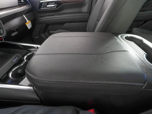 Used 2026 Chevrolet Tahoe Z71 w/ Comfort Package image 31