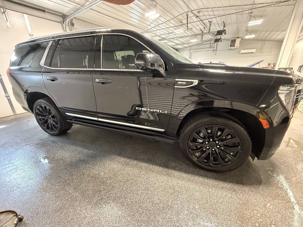 Used 2021 GMC Yukon Denali w/ Denali Ultimate Package AWD/4WD image 7