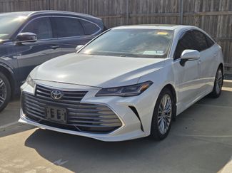 Used 2022 Toyota Avalon Limited video 1