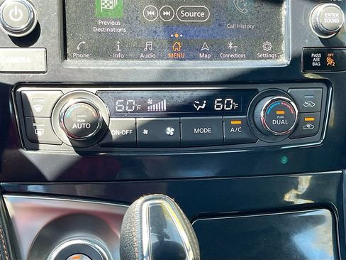 Used 2023 Nissan Maxima SR w/ Sport Mat Group FWD image 16