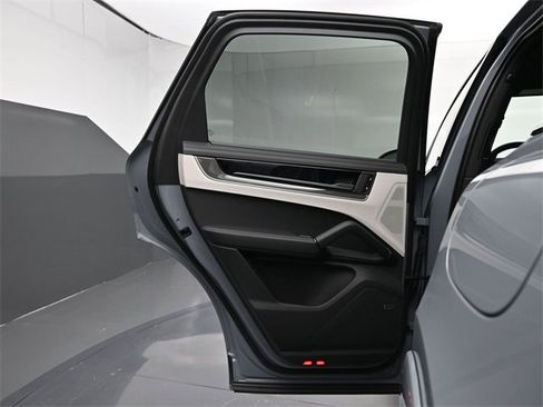 New 2025 Porsche Cayenne S image 21