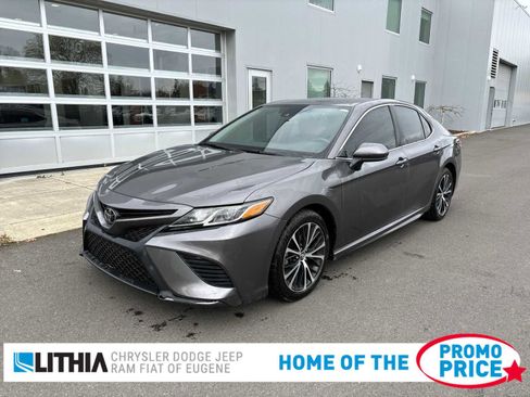 Used 2019 Toyota Camry SE image 1