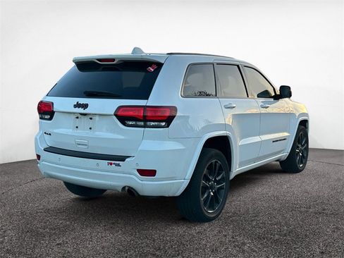 Used 2018 Jeep Grand Cherokee Altitude image 5