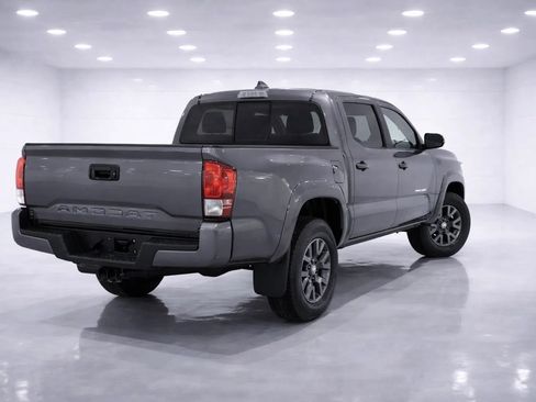 Used 2022 Toyota Tacoma SR5 image 5