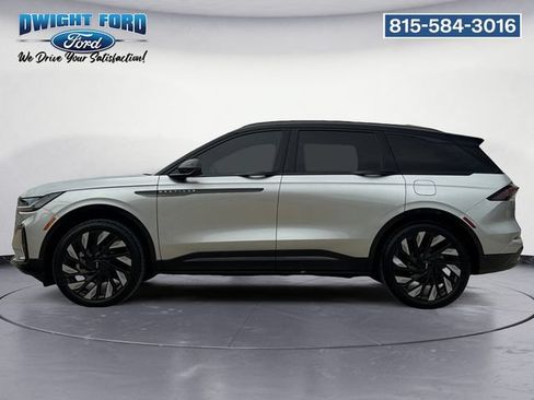Used 2025 Lincoln Nautilus Reserve w/ Jet Appearance Package AWD/4WD image 2