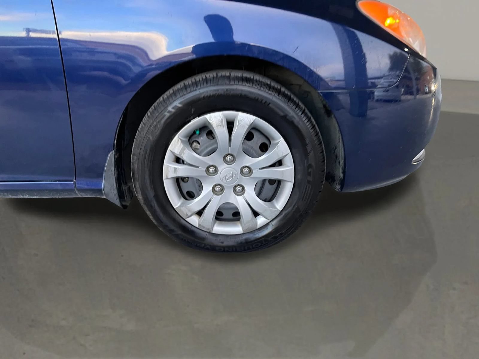 Used 2009 Hyundai Elantra GLS FWD image 12