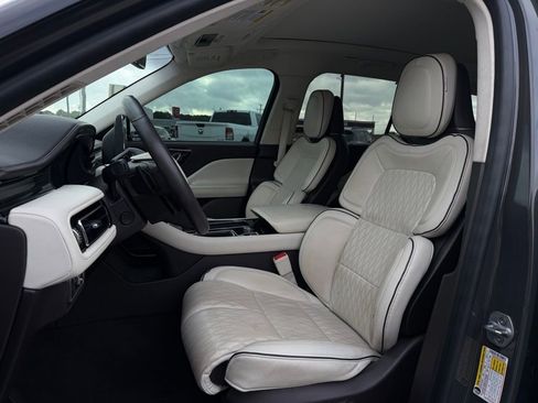 Used 2023 Lincoln Aviator Black Label w/ Dynamic Handling Package AWD/4WD image 10