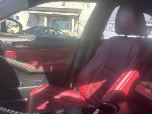 Used 2018 Lexus IS 300 image 25