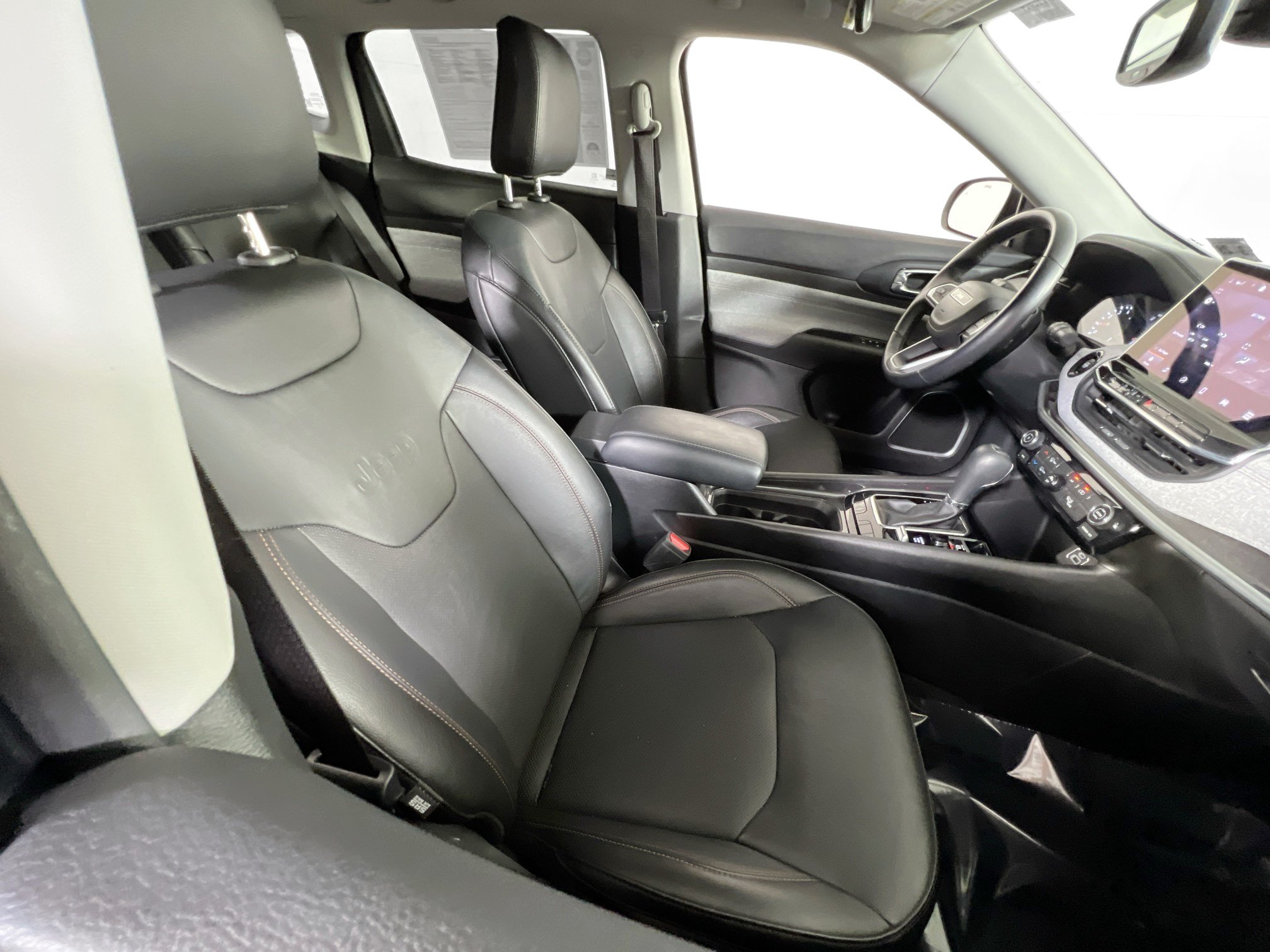 Used 2022 Jeep Compass Latitude AWD/4WD image 25