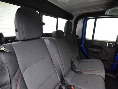 Used 2025 Jeep Gladiator Rubicon w/ Convenience Group image 23