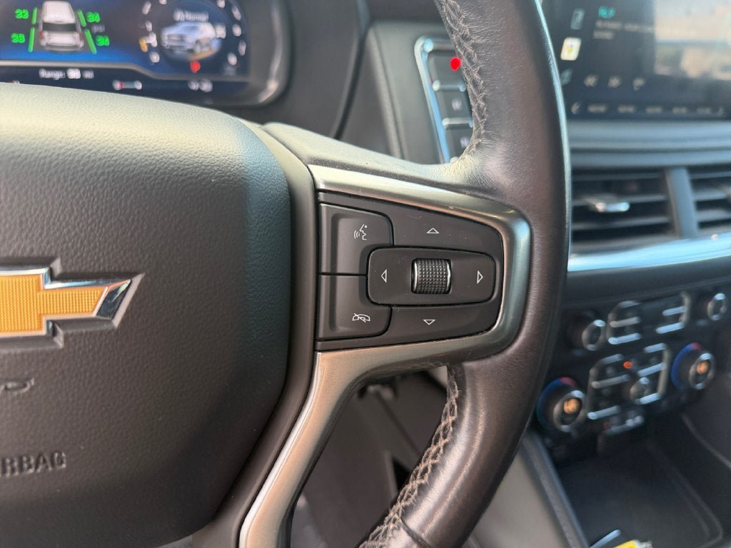 Used 2022 Chevrolet Suburban LT AWD/4WD image 16