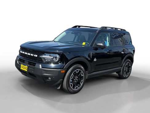 Certified 2025 Ford Bronco Sport Outer Banks w/ Outer Banks Tech Package+ AWD/4WD image 1
