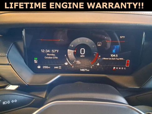 Used 2025 GMC Acadia Elevation image 9