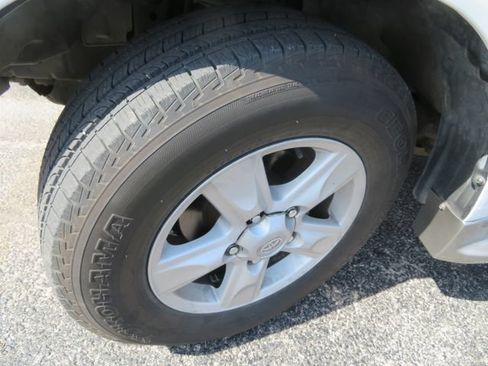 Used 2000 Toyota Land Cruiser AWD/4WD image 10