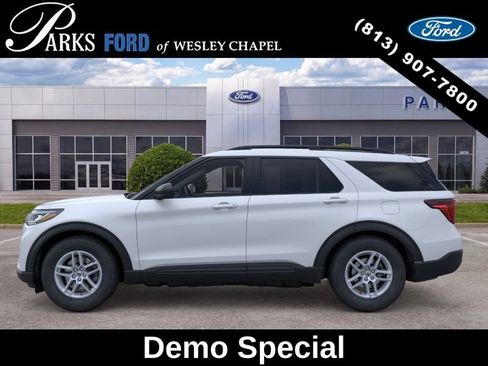 New 2026 Ford Explorer Active RWD image 3