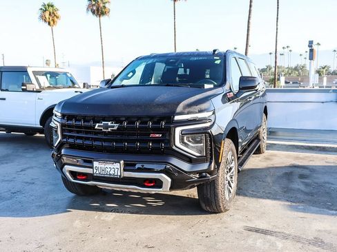 Used 2025 Chevrolet Suburban Z71 AWD/4WD image 4