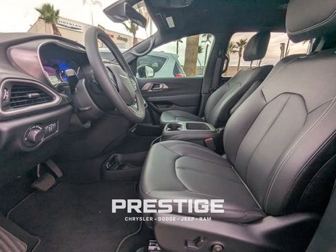 New 2026 Chrysler Voyager LX image 5