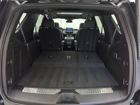 Used 2024 Chevrolet Tahoe RST w/ Luxury Package AWD/4WD image 8