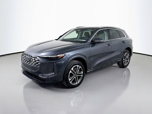 Certified 2025 Audi Q5 Premium Plus w/ Premium Plus image 1