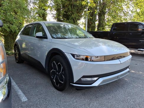 Used 2023 Hyundai Ioniq 5 SEL image 1
