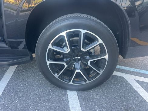 Used 2025 Chevrolet Suburban RST w/ Comfort Package image 44