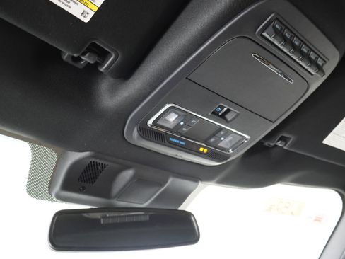 Used 2023 Ford F350 Lariat w/ FX4 Off-Road Package image 12