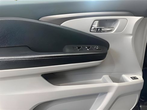 Used 2016 Honda Pilot EX-L image 12
