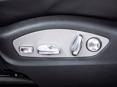 Certified 2026 Porsche Macan AWD/4WD image 22
