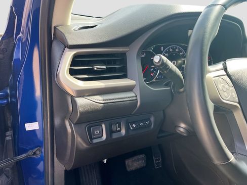 Used 2023 GMC Acadia Denali w/ Denali Ultimate Package FWD image 7