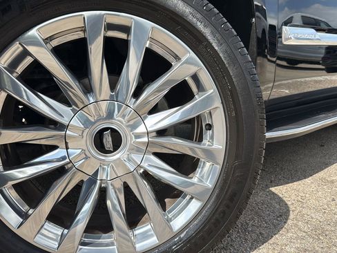 Used 2018 Cadillac Escalade Luxury image 29