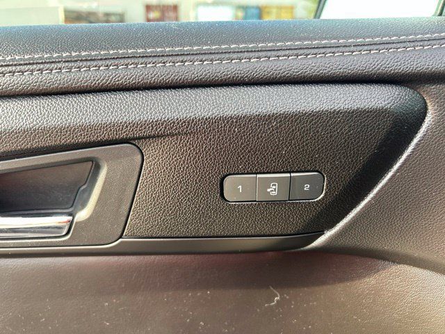 Used 2013 Chevrolet Traverse LTZ FWD image 16