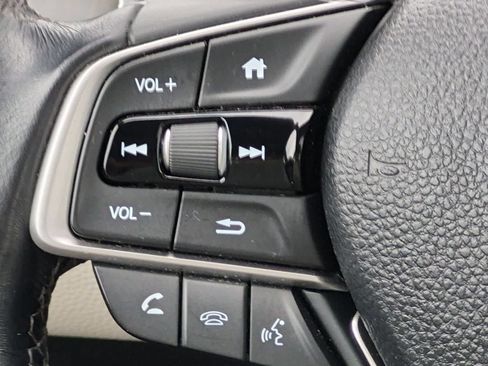 Used 2018 Honda Accord Touring image 25