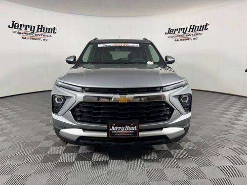 Used 2025 Chevrolet TrailBlazer LT AWD/4WD image 4