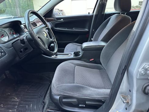 Used 2011 Chevrolet Impala LT FWD image 16