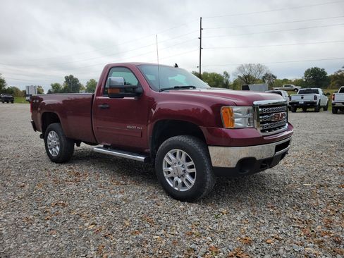 Used 2014 GMC Sierra 2500 SLE w/ Snow Plow Prep Package image 9