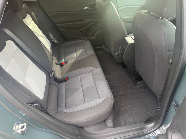 Used 2025 Chevrolet Trax LS w/ LS Convenience Package FWD image 12