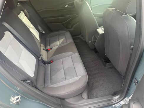 Used 2025 Chevrolet Trax LS w/ LS Convenience Package FWD image 12