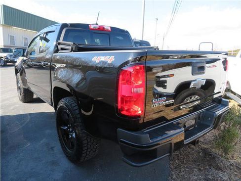 Used 2016 Chevrolet Colorado LT w/ Midnight Edition image 2