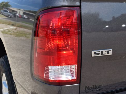 Used 2021 RAM 1500 Classic SLT AWD/4WD image 12
