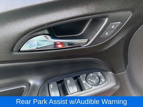 Used 2019 Chevrolet Equinox LT AWD/4WD image 16