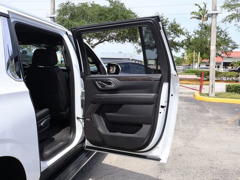 Used 2024 Chevrolet Suburban LT AWD/4WD image 27