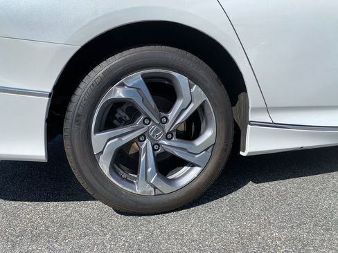 Used 2018 Honda Accord EX image 29