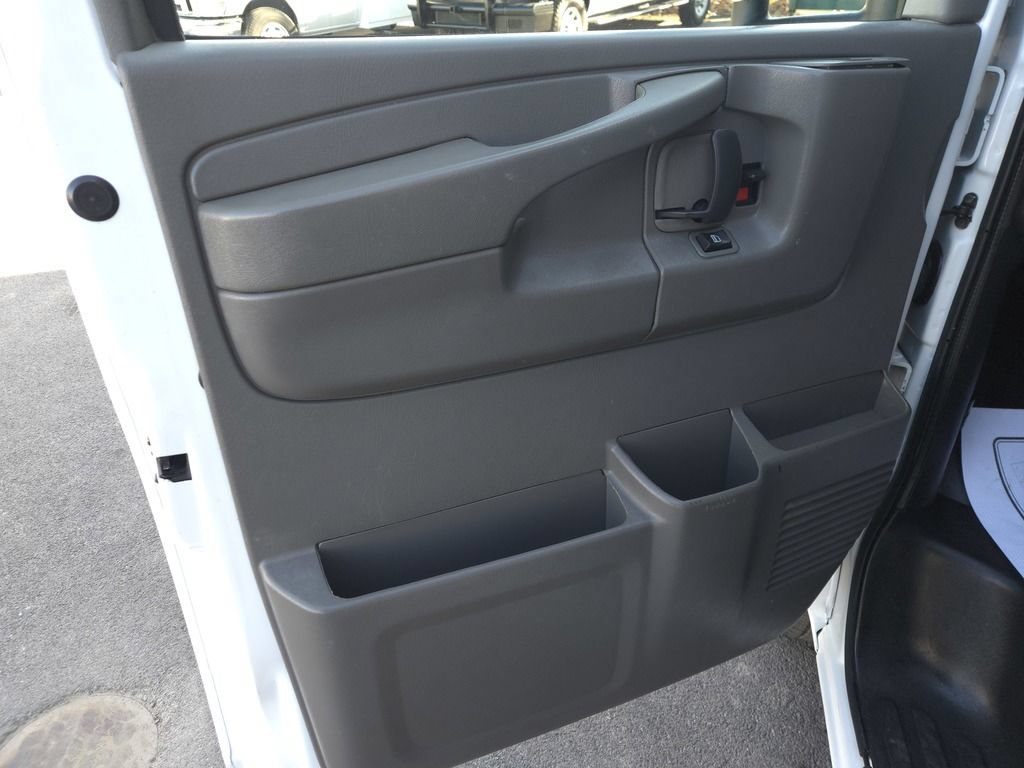 Used 2015 GMC Savana 3500 RWD image 14
