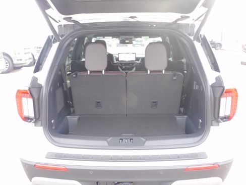 New 2025 Ford Explorer Platinum image 7