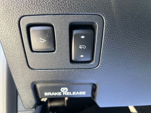 Used 2018 Ford F250 Lariat w/ Lariat Ultimate Package AWD/4WD image 30