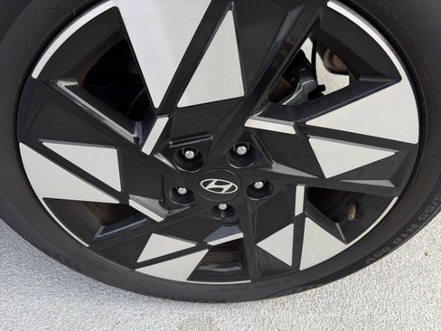 Used 2025 Hyundai Kona SEL image 29